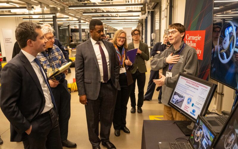 Pete Buttiege visits the ARM Institute's headquarters